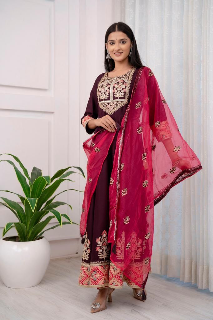 Banno Ki Saheli Suit Set - Mulberry